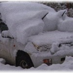 【ＤＱＮ】俺はとある雪国の薬屋の店長、出勤したら駐車場に大雪に埋まった車があった。雪かきに精を出していたら、いきなり「おい！」と怒鳴られ振り返ったら金髪DQNとツレの女性が睨みつけけてきた・・・