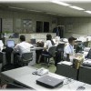 【ずうずうしい話】新人の母親が「うちの息子は何も悪くないのになんで残業させられるんですか?」と電話してきた。様子見で新人だけ残業無しにしてやった。当然残業中の話は新人は入れない。すると今度は母親が怒鳴り込んできた。